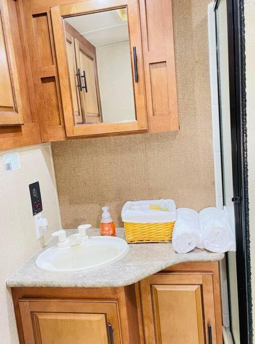 Secluded Rv With Private Hot Tub Apartment Rutherfordton Exterior photo
